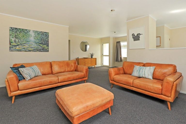 Photo of property in 6 Howard Road, Taradale, Napier, 4112