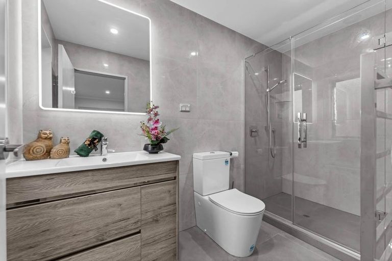 Photo of property in 95b Raglan Street, Mangere East, Auckland, 2024