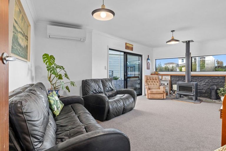 Photo of property in 60 Pinedale Crescent, Riversdale Beach, Masterton, 5872