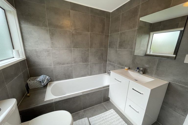 Photo of property in 65 Reynella Drive, Massey, Auckland, 0614