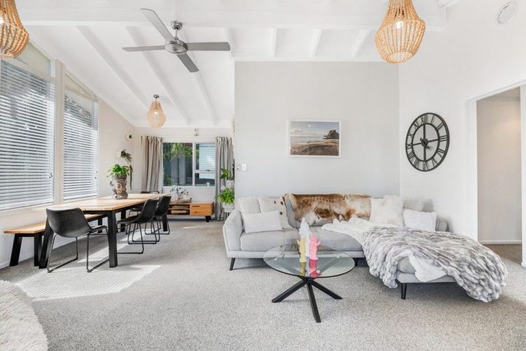 Photo of property in 12 Makiri Street, Helensville, 0800