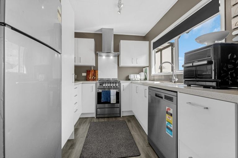 Photo of property in 207 Mahia Road, Wattle Downs, Auckland, 2102