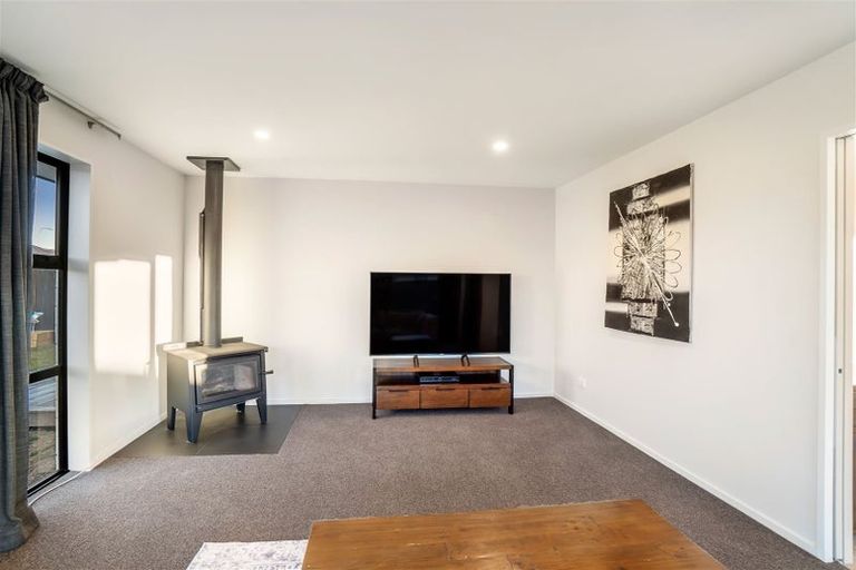 Photo of property in 12 Owen Drive, Darfield, 7510