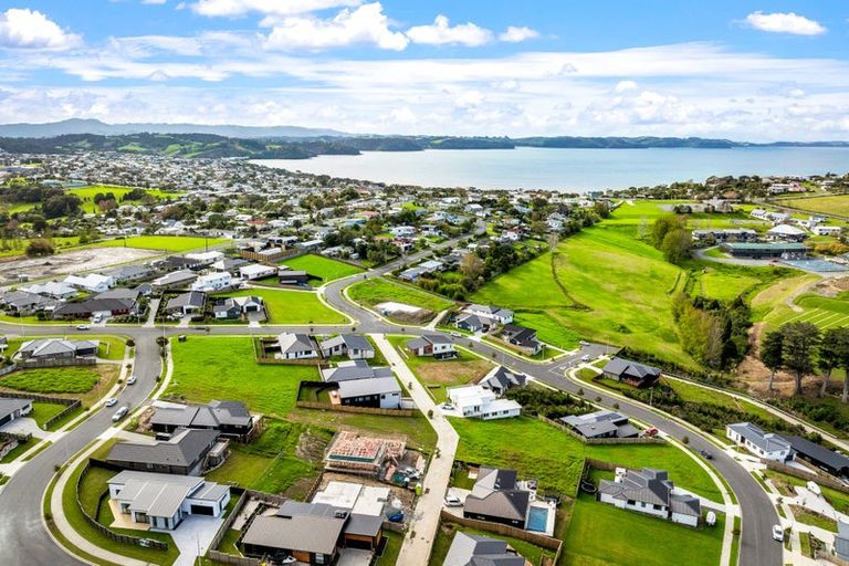 Photo of property in 8 Torokaha Lane, Snells Beach, 0920