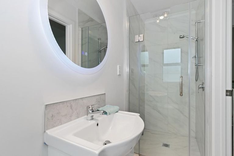 Photo of property in 2/29 May Street, Hamilton East, Hamilton, 3216