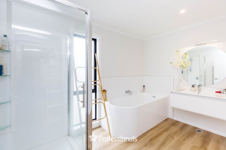 Photo of property in 11 Reakes Crescent, Wallaceville, Upper Hutt, 5018