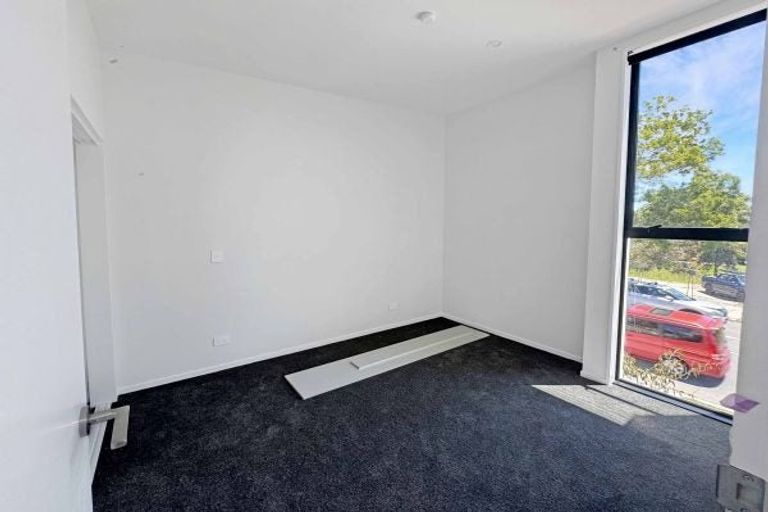 Photo of property in 8/79 Edmonton Road, Henderson, Auckland, 0612