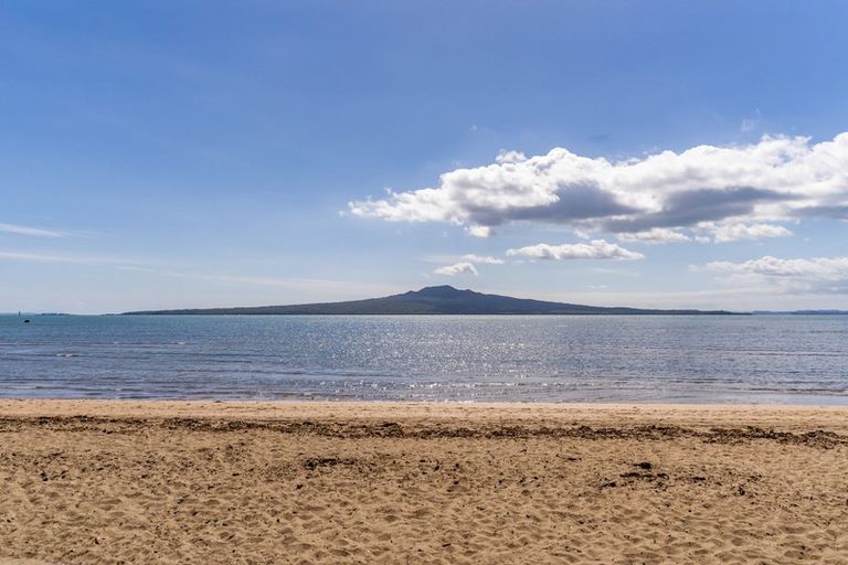 Photo of property in 15 Arawa Avenue, Devonport, Auckland, 0624