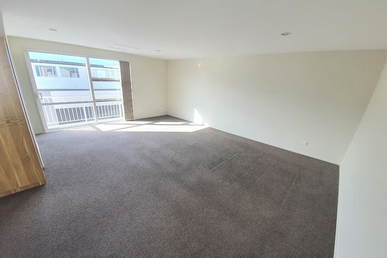 Photo of property in 11 Puweto Avenue, Takanini, 2112