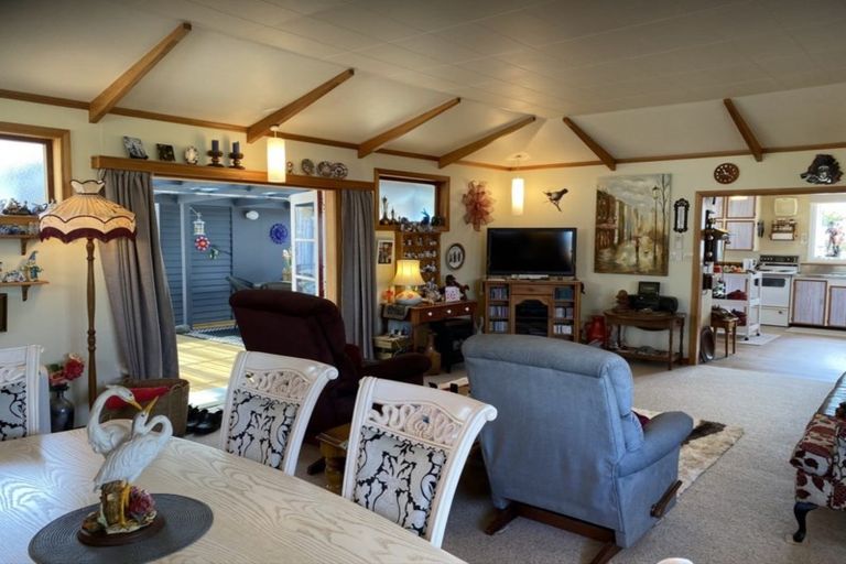 Photo of property in 16 Graham Street, Eltham, 4322