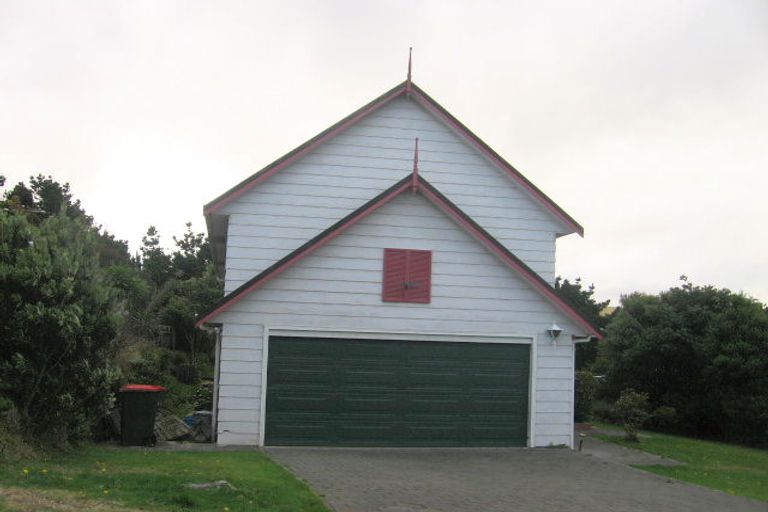 Photo of property in 5 Curacao Place, Grenada Village, Wellington, 6037