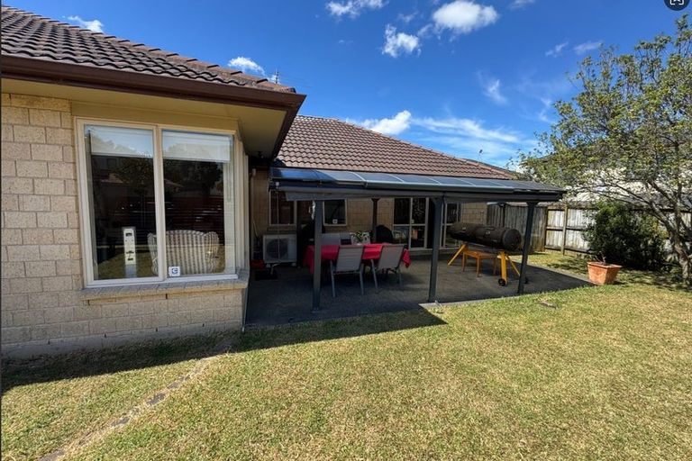 Photo of property in 16 Speyside Crescent, Flat Bush, Auckland, 2016