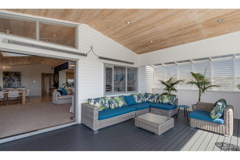 Photo of property in 1/33 Braemar Road, Rothesay Bay, Auckland, 0630