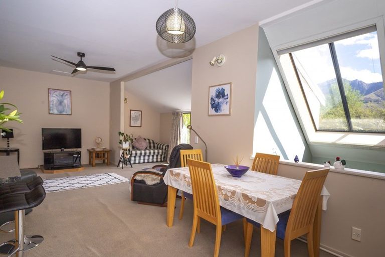 Photo of property in 77b Devon Street, Arrowtown, 9302