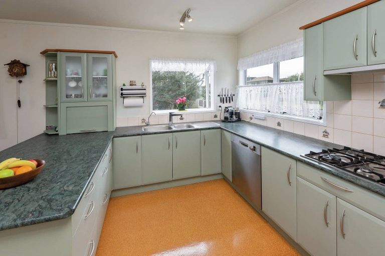 Photo of property in 99 Waller Avenue, Bucklands Beach, Auckland, 2012