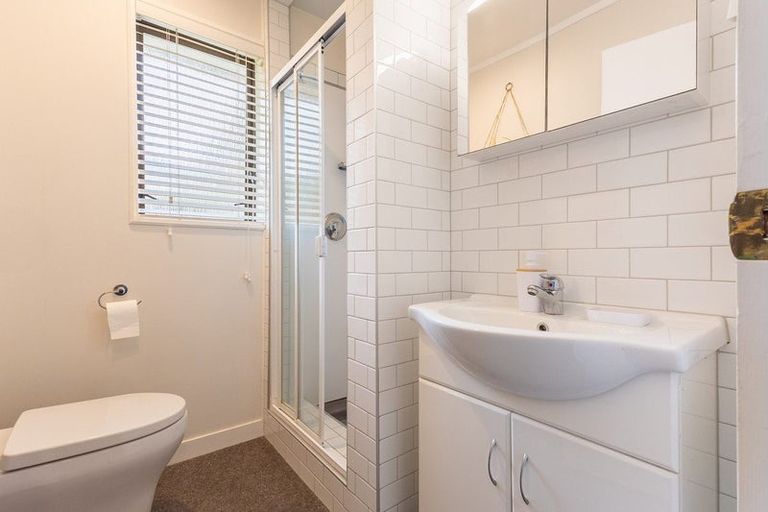 Photo of property in 42 Awanui Drive, Waikanae, 5036