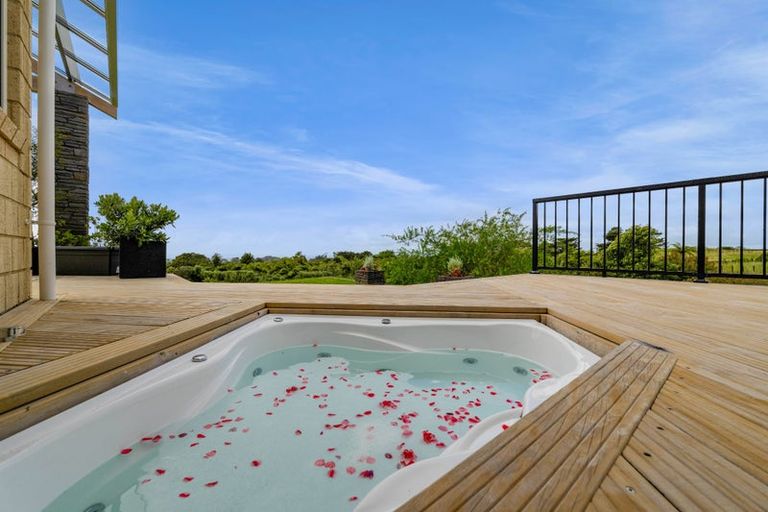 Photo of property in 40 Maunga Heights, Hurworth, New Plymouth, 4371