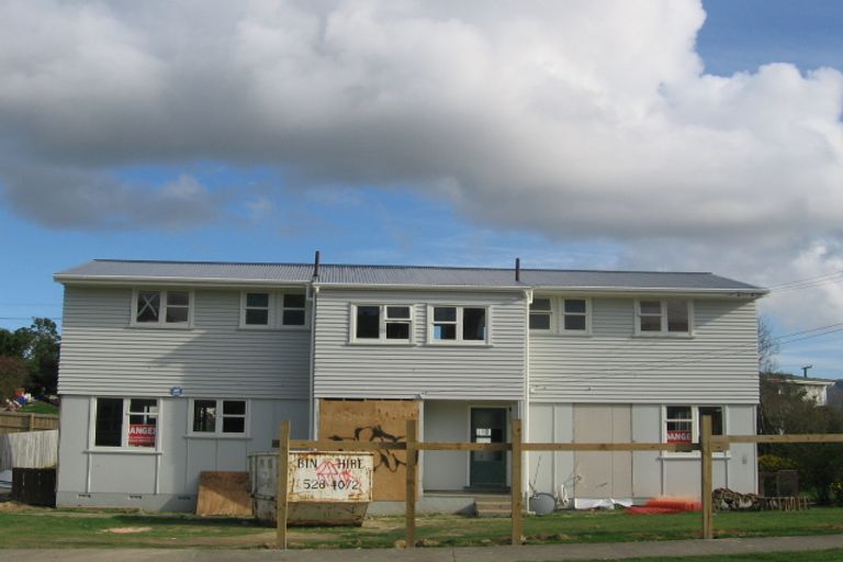 Photo of property in 8-10 Levant Street, Cannons Creek, Porirua, 5024
