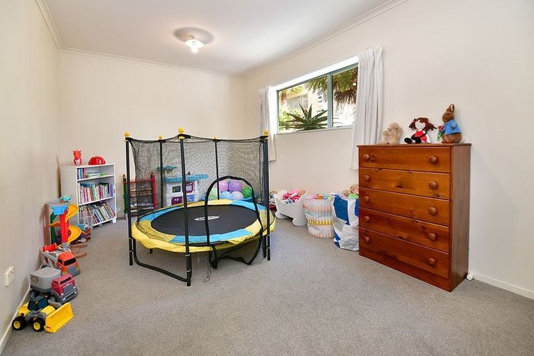 Photo of property in 3/18 Ocean View Road, Hatfields Beach, Orewa, 0931