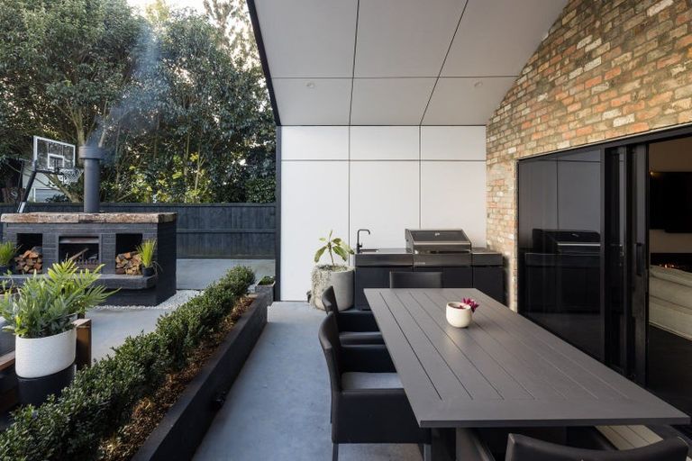 Photo of property in 42 Abbotsford Street, Whitiora, Hamilton, 3200