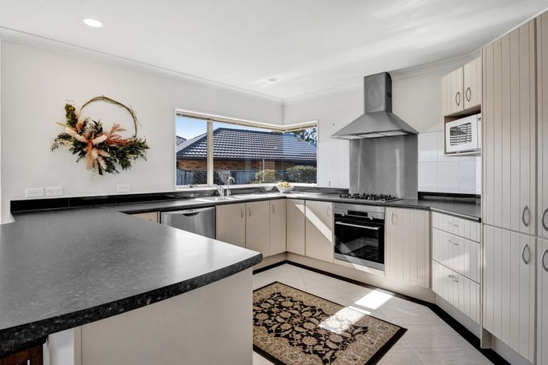 Photo of property in 20 Kahikatea Street, Inglewood, 4330