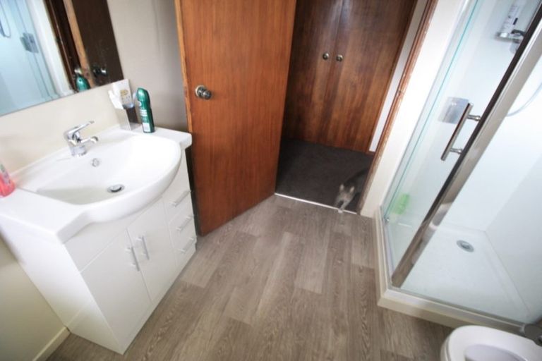 Photo of property in 6 Adams Place, Kelvin Grove, Palmerston North, 4414