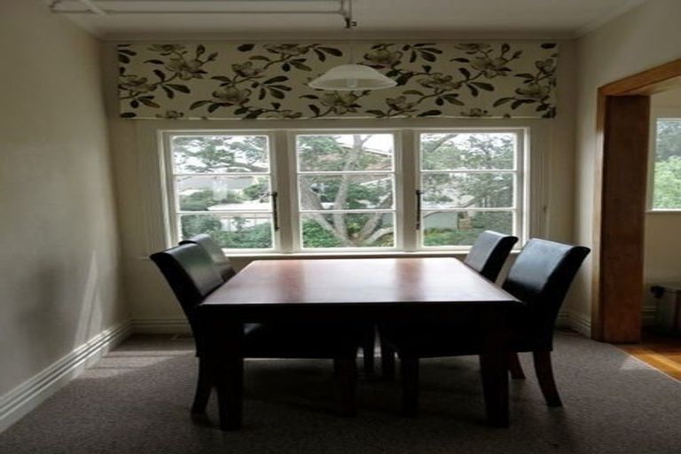 Photo of property in 5 Gilbert Street, New Plymouth, 4310