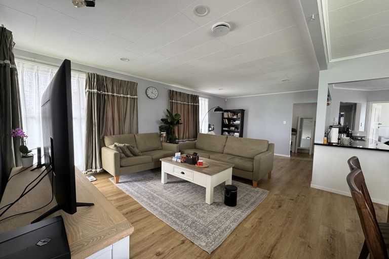 Photo of property in 38 Flat Bush Road, Clover Park, Auckland, 2023