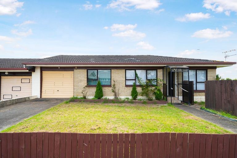 Photo of property in 1/1 Wattle Street, New Lynn, Auckland, 0600