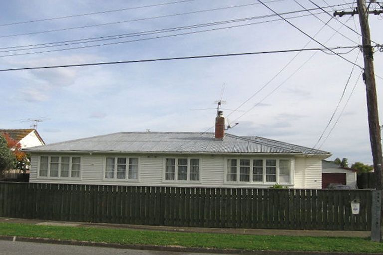 Photo of property in 15 Pringle Street, Taita, Lower Hutt, 5011