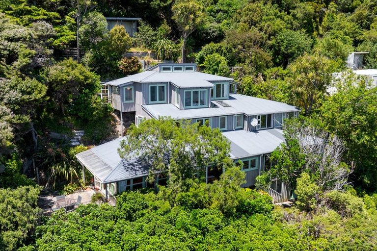 Photo of property in 17 Mahina Road, Mahina Bay, Lower Hutt, 5013