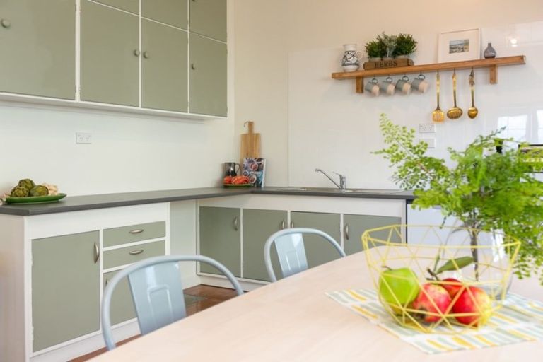 Photo of property in 6 Princes Street, Fitzroy, New Plymouth, 4312