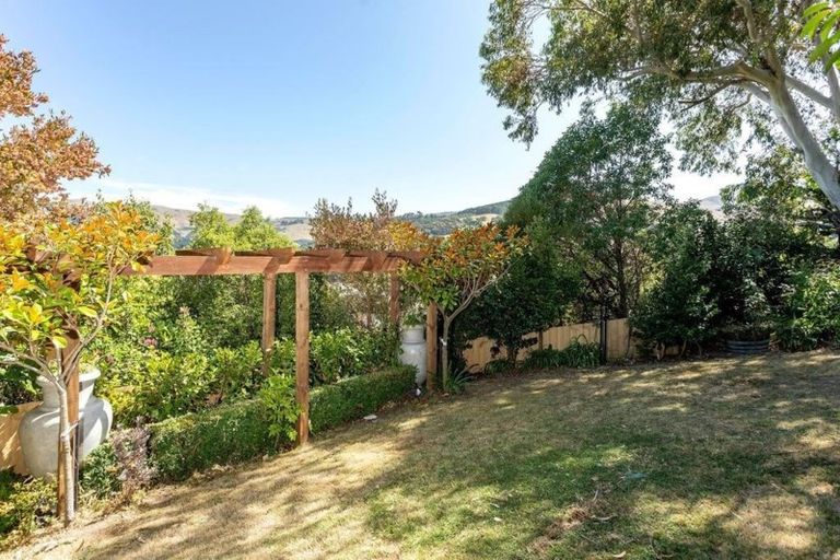 Photo of property in 10 Bayview Crescent, Duvauchelle, 7581