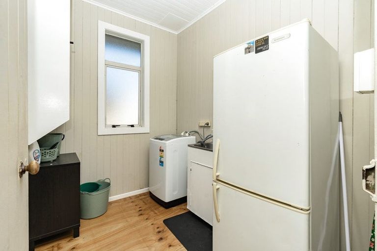 Photo of property in 9 Ossian Street, Milton, 9220