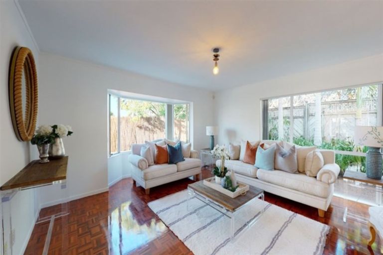 Photo of property in 78 Lagoon Way, West Harbour, Auckland, 0618