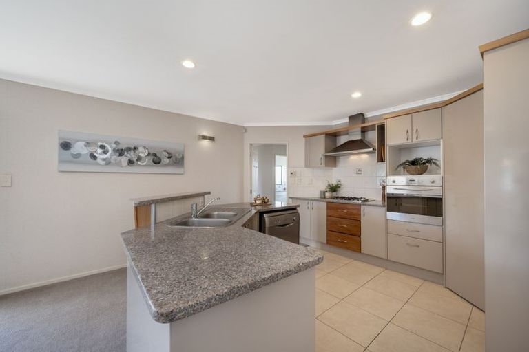 Photo of property in 11 Redcastle Drive, East Tamaki, Auckland, 2013