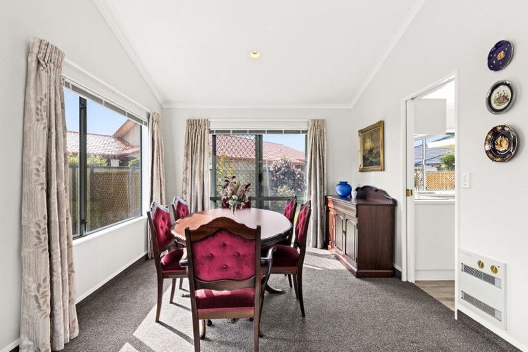 Photo of property in 18 Claridge Place, Taradale, Napier, 4112