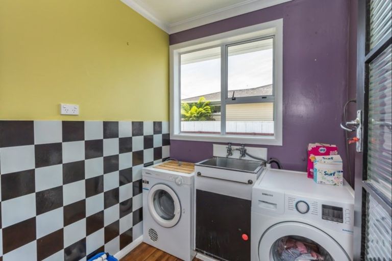 Photo of property in 13 Saint Annes Street, Levin, 5510