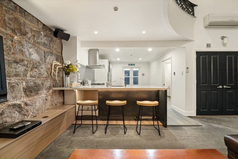 Photo of property in 2/81 Moray Place, Dunedin Central, Dunedin, 9016