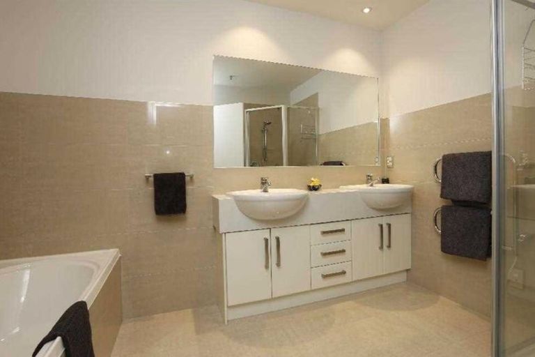 Photo of property in 175h Hurstmere Road, Takapuna, Auckland, 0622