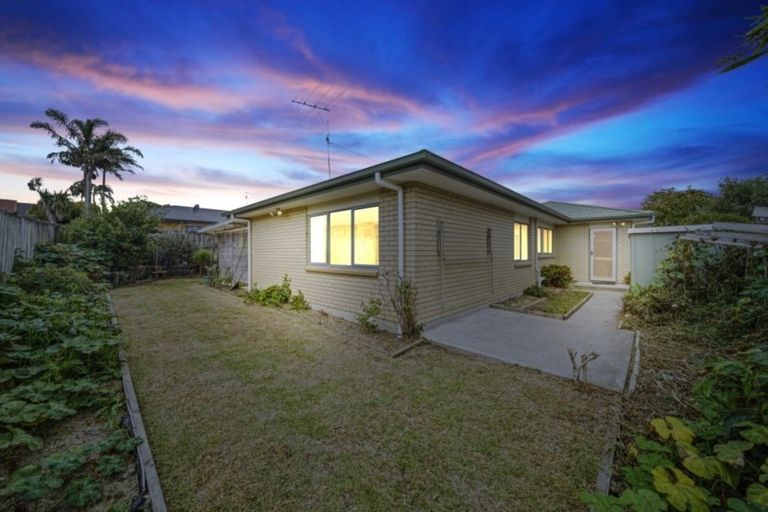 Photo of property in 5 Harobed Place, Weymouth, Auckland, 2103