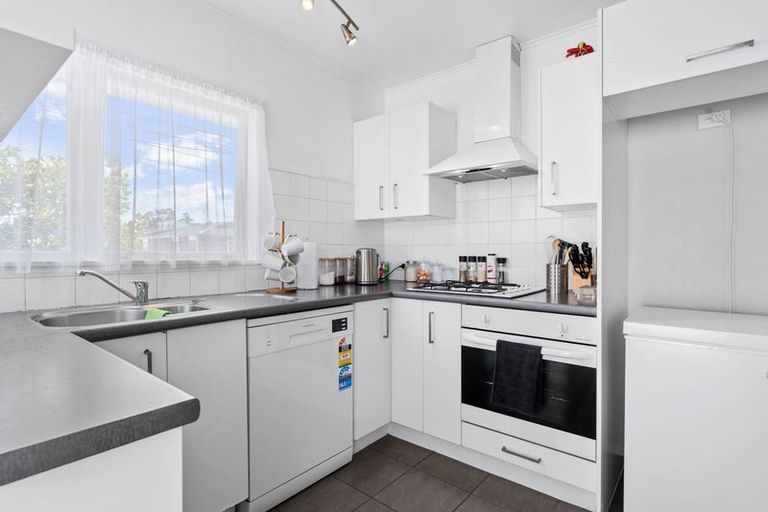 Photo of property in 1/771 Beach Road, Browns Bay, Auckland, 0630