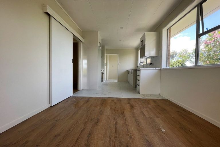 Photo of property in 13 Cockayne Crescent, Sunnynook, Auckland, 0620