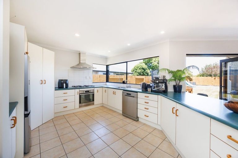 Photo of property in 110 Peter Hall Drive, Kelvin Grove, Palmerston North, 4414