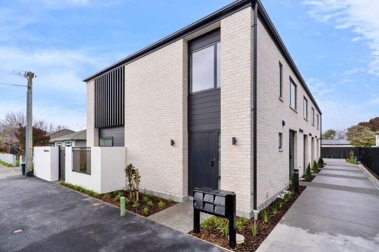 Photo of property in 3/10 Goldsmith Place, Waltham, Christchurch, 8023