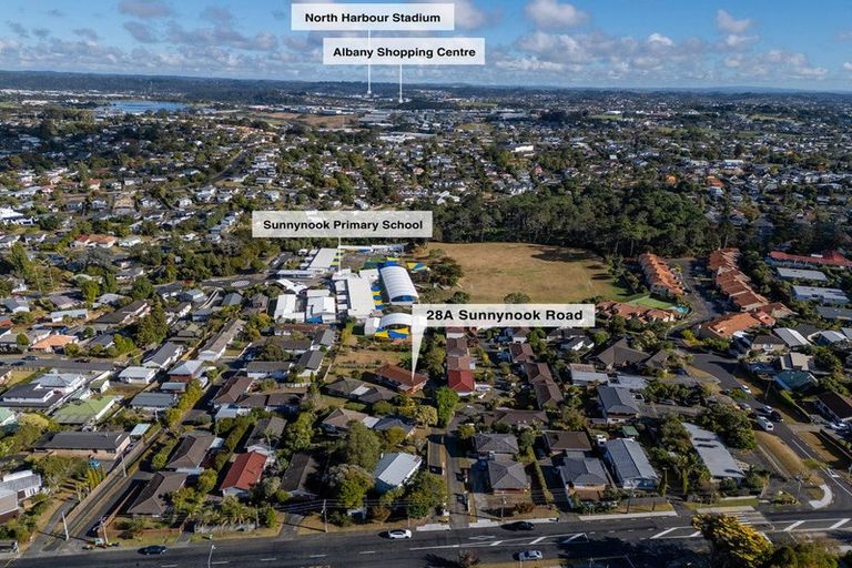 Photo of property in 28a Sunnynook Road, Sunnynook, Auckland, 0620