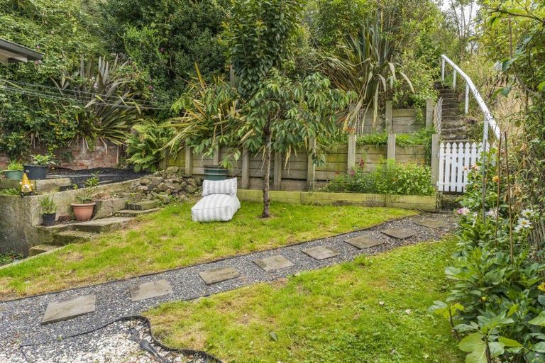 Photo of property in 24 Bridge Street, Clyde Hill, Dunedin, 9011