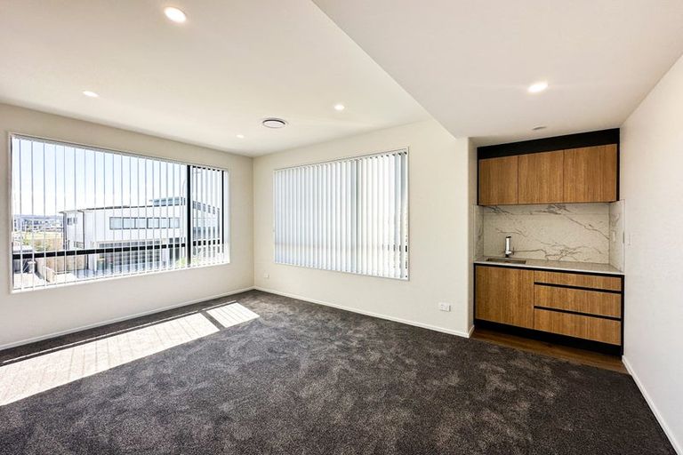 Photo of property in 2 Turbine Way, Hobsonville, Auckland, 0616