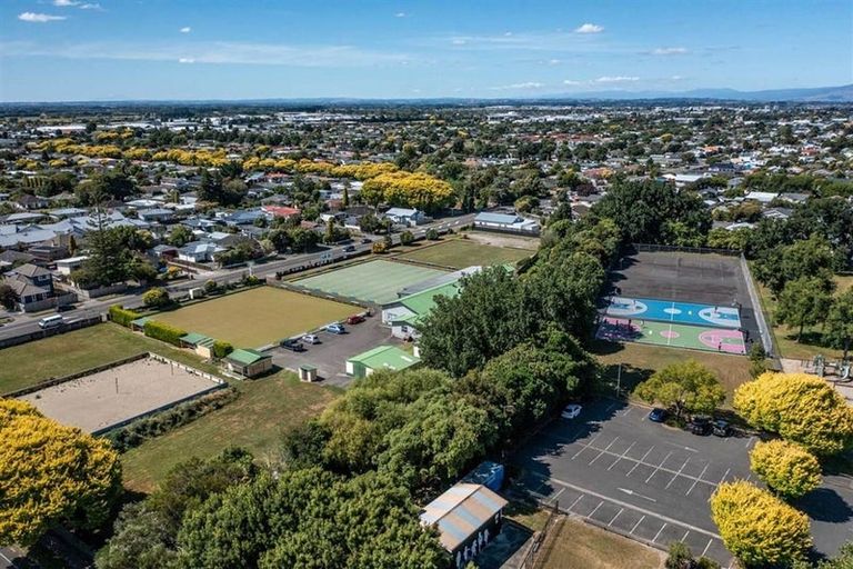 Photo of property in 27 Chelwood Street, Takaro, Palmerston North, 4412
