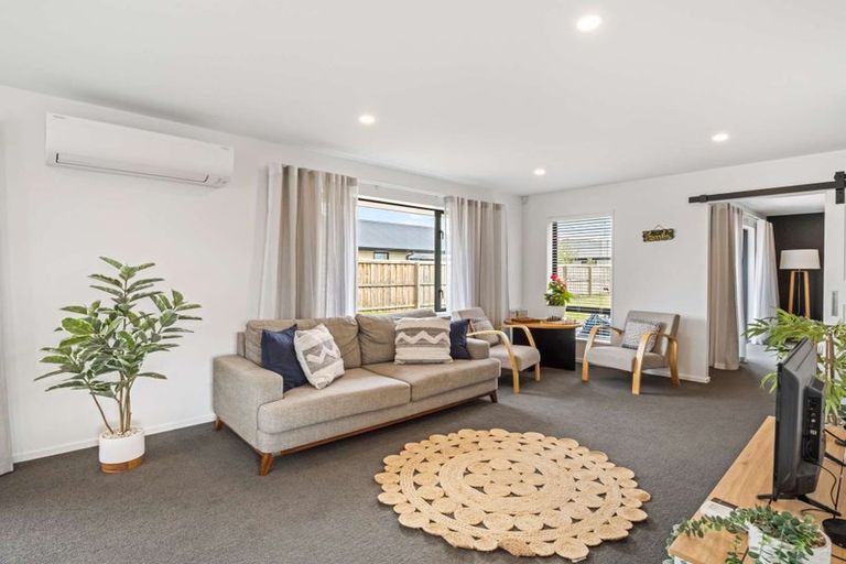 Photo of property in 119 Shillingford Boulevard, Rolleston, 7615